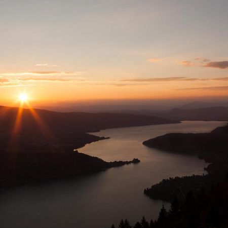 Penthouse Vue Incroyable Lac Et Montagnes อานซี ภายนอก รูปภาพ
